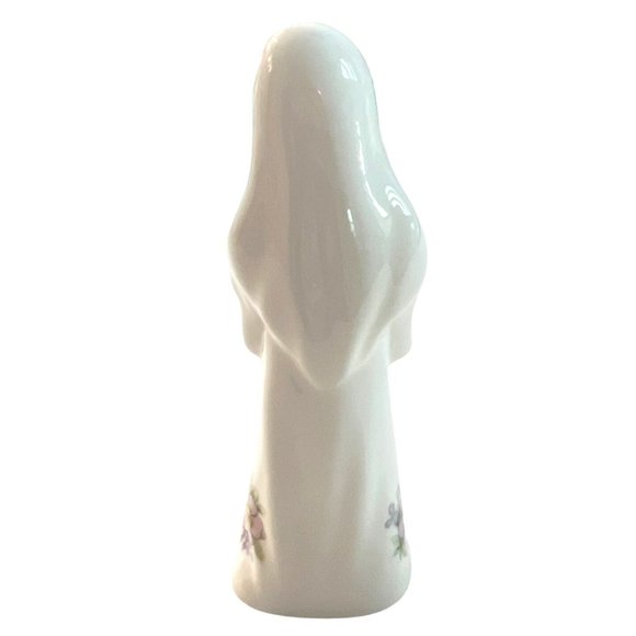 Vintage Royal Tara Figurine Praying Girl Fine Bone China Handmade Angel Nun - Picture 3 of 9
